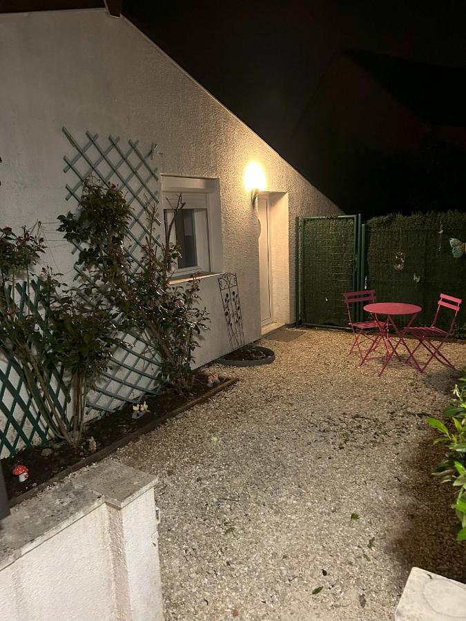 Maison Studio Le Bois Fleuri Croissy-Beaubourg Buitenkant foto